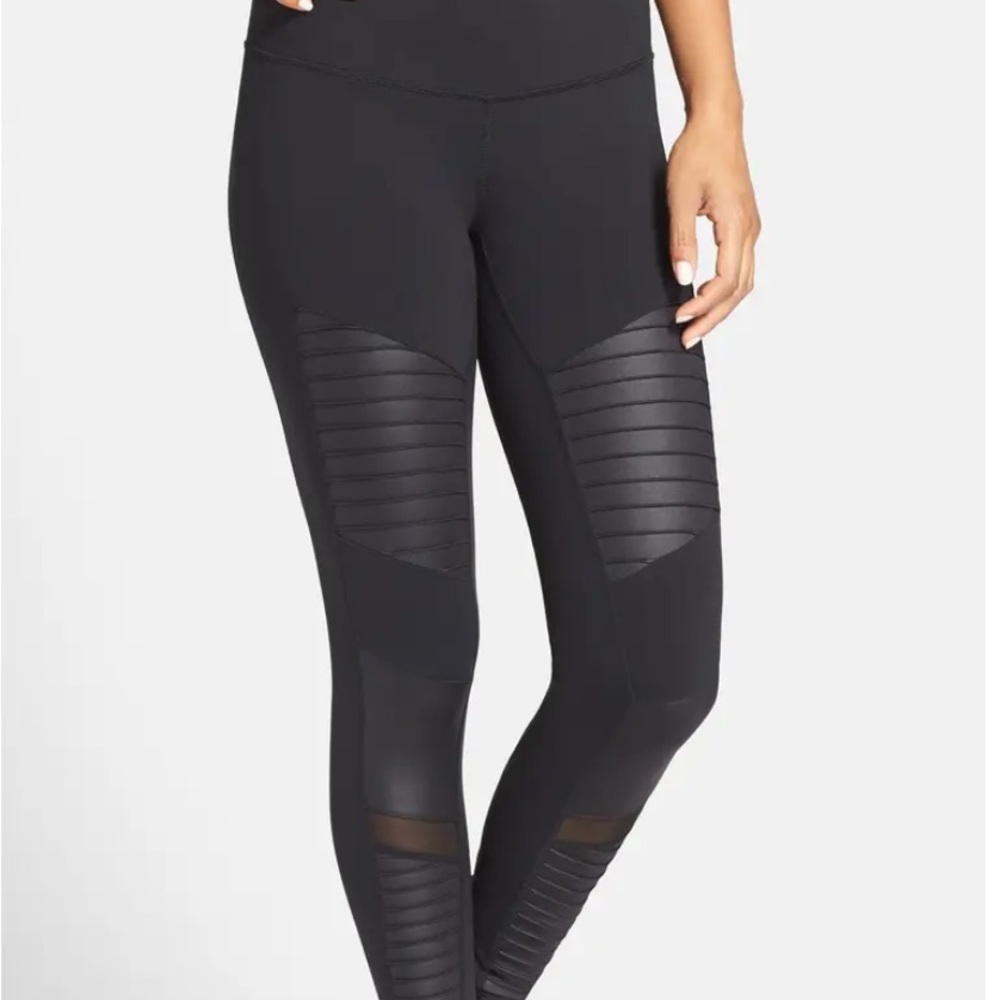 NWOT Alo Moto Leggings